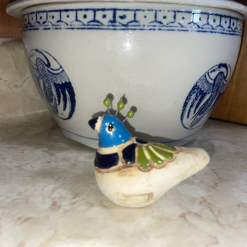 Lovely Hand Carved And Painted Bird From‎ Columbia - Vintage